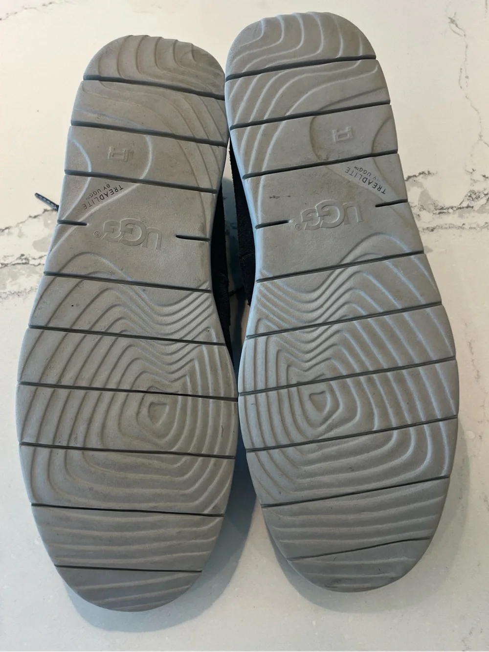UGG Men's Charcoal Suede Chukka Boots